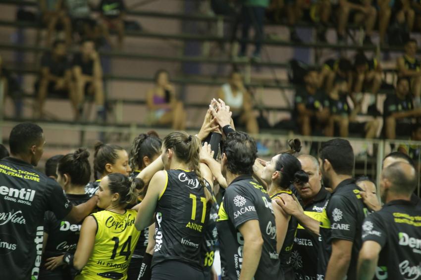 Capa da notícia - Disputa acirrada: Praia Clube, Minas e Osasco brigam pela liderança da Superliga Feminina de Vôlei