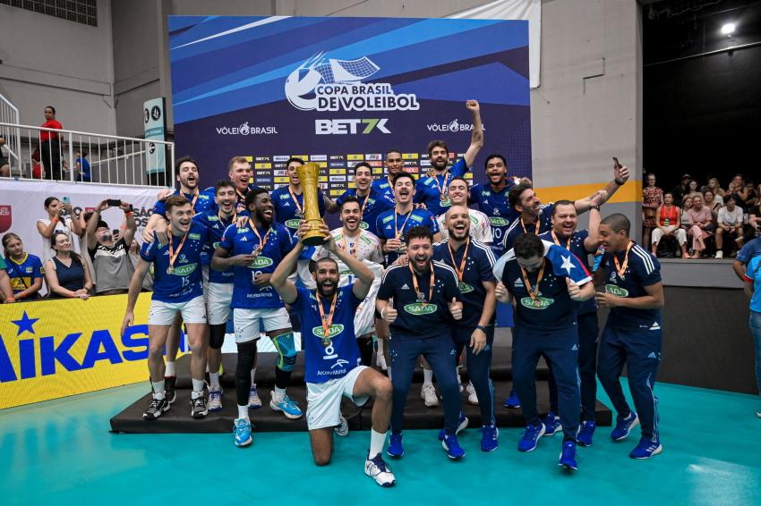 Capa da notícia - Rei de Copas: Sada Cruzeiro bate Guarulhos e conquista seu oitavo título