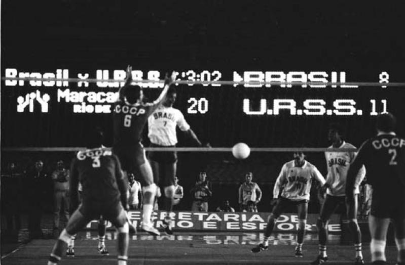 Capa da notícia - Há 40 anos, Brasil e União Soviética marcavam a história com jogo épico no Maracanã
