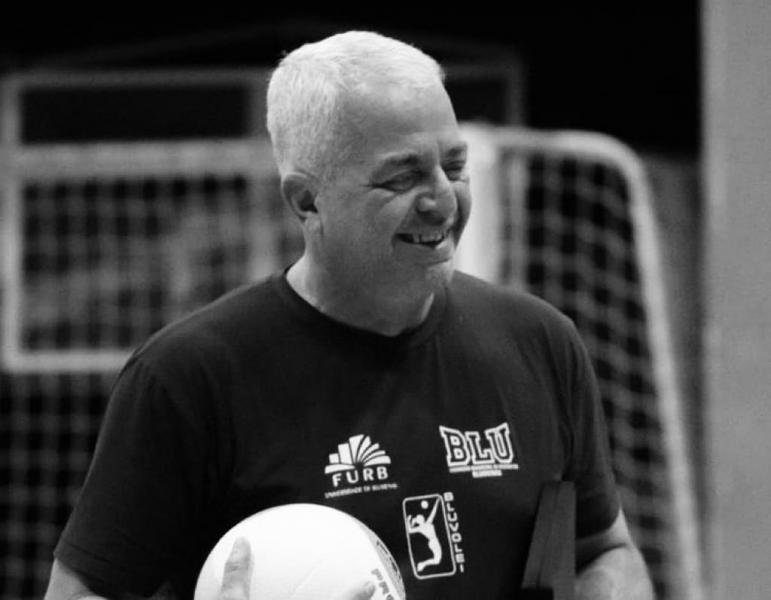Capa da notícia - Luto: morre o treinador Carlos Henrique Brito de Oliveira