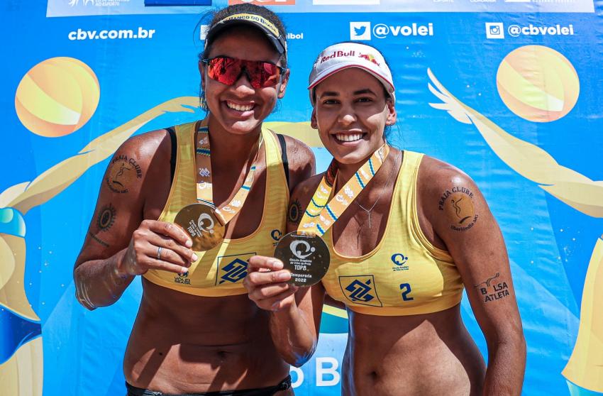 Capa da notícia - Ana Patricia e Duda conquistam o Top 8 na etapa de Brasília