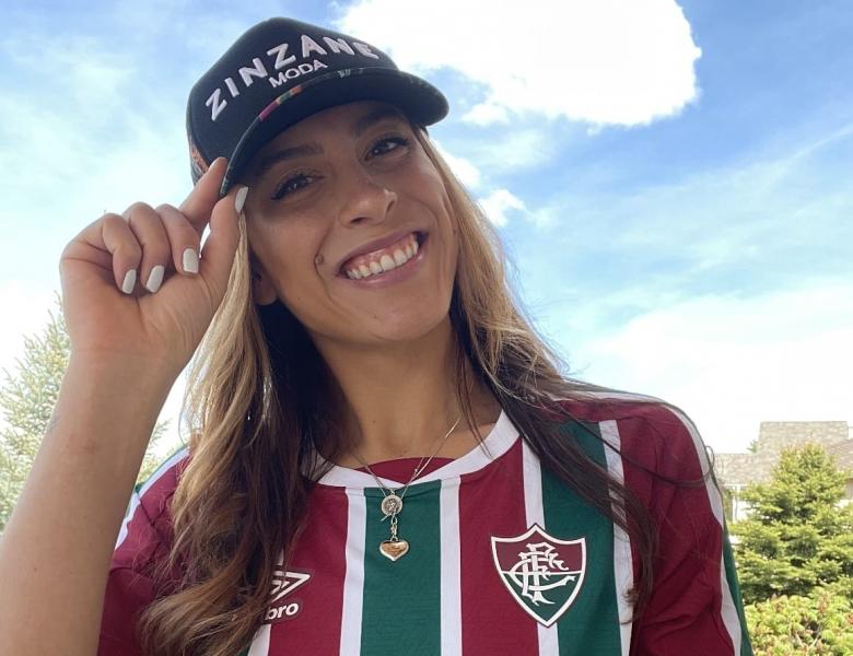 Capa da notícia - Claire Felix comemora retorno ao voleibol brasileiro