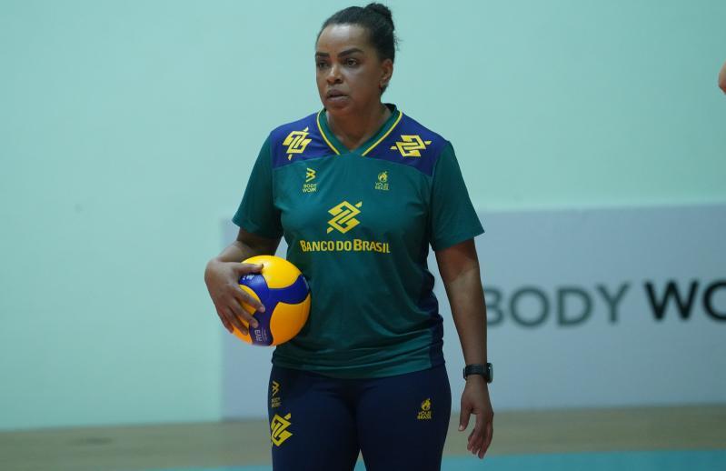 Capa da notícia - Sul-Americano marca estreia de Fofão como treinadora da seleção feminina sub-17