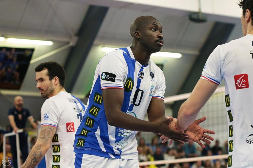 Capa da notícia - Abouba inicia disputa por título na liga francesa