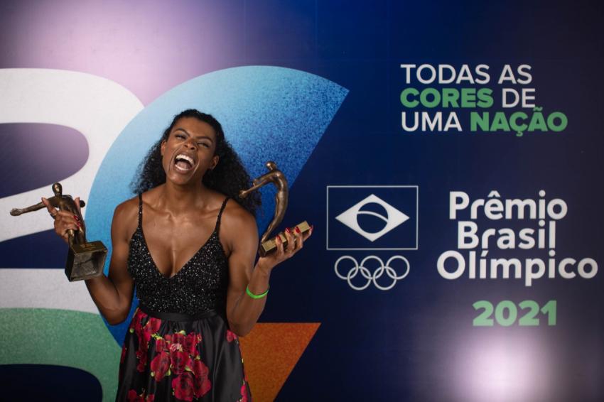 Capa da notícia - Fernanda Garay vence o Prêmio Brasil Olímpico