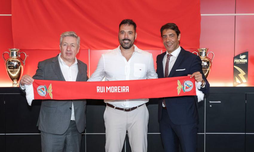 Capa da notícia - Portugal: Rui Moreira é o novo treinador do SL Benfica