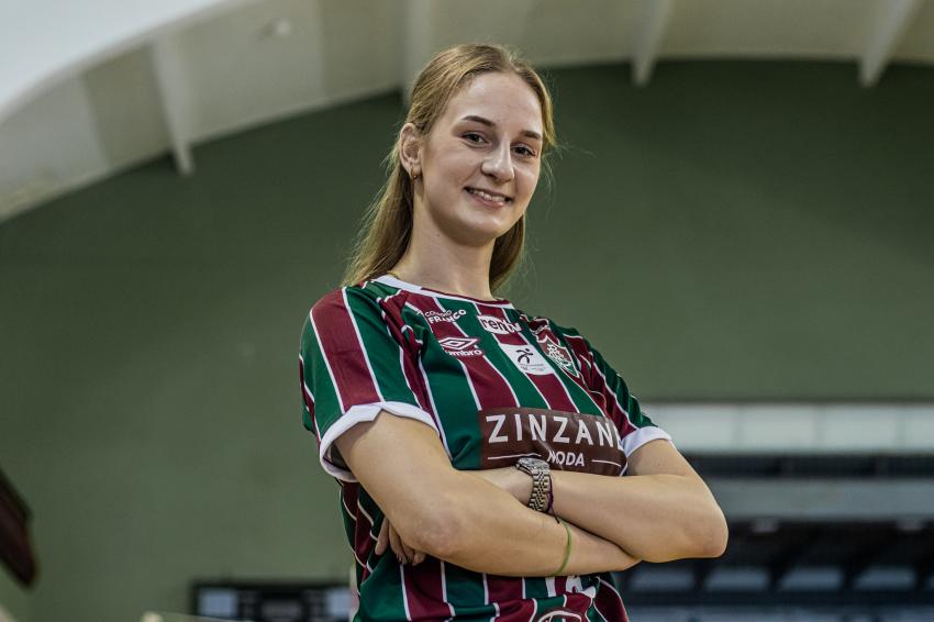 Capa da notícia - Uzelac se apresenta ao Fluminense com grandes expectativas