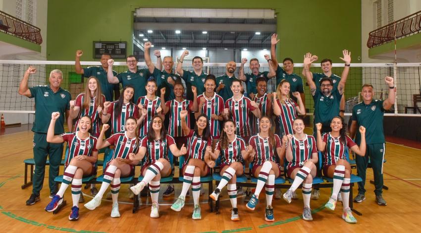 Capa da notícia - Fluminense apresenta elenco para a temporada 22/23