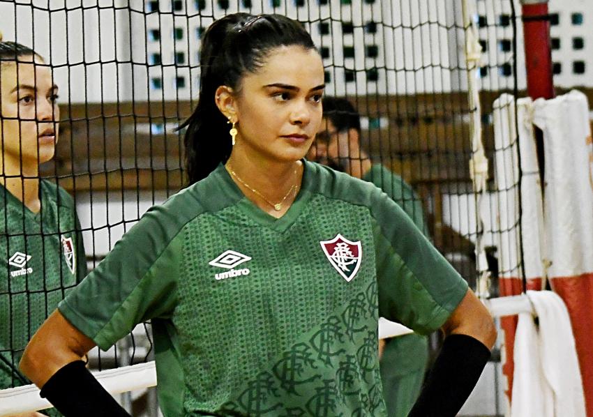 Capa da notícia - Mercado: Lara Nobre renova no Fluminense